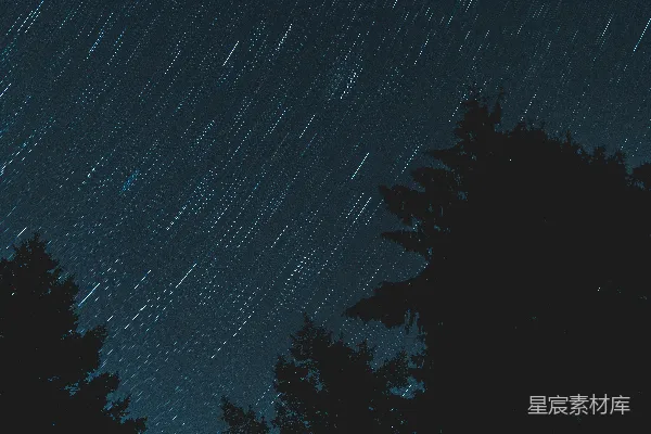 高清摄影 星空下的流星雨