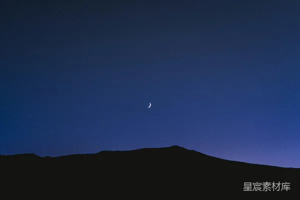 高清摄影 新月与地平线