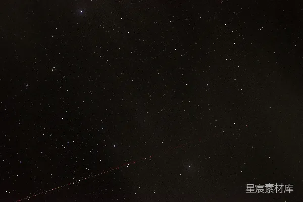 高清摄影 夜空中划过的流星