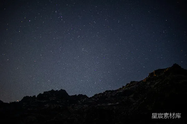 高清摄影 夜空下的山峦