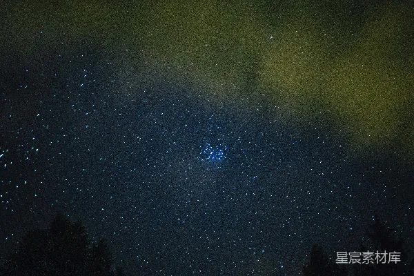 高清摄影 璀璨星河下的神秘光点