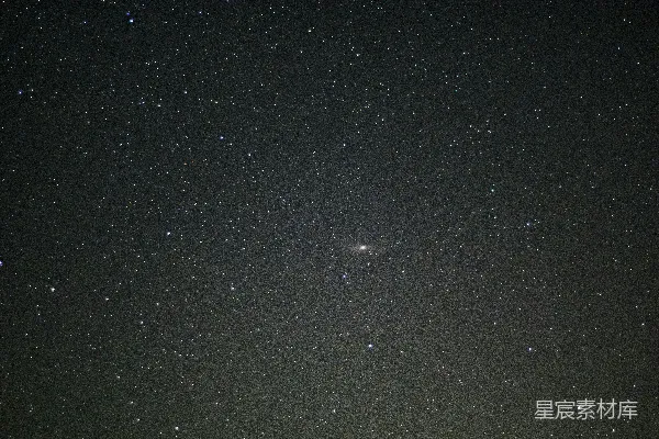 高清摄影 深邃夜空下的星系