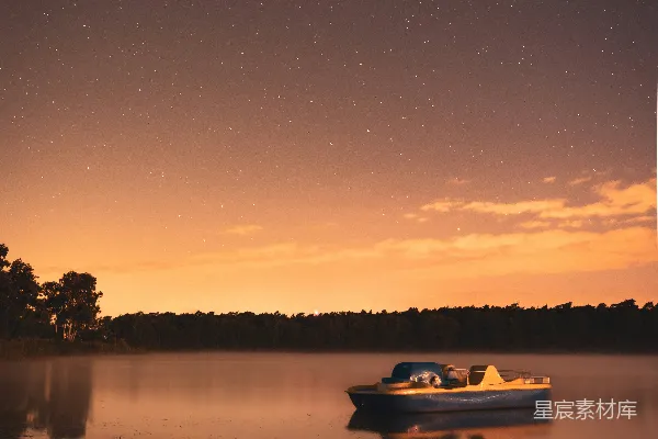 高清摄影 静谧湖畔的夜景