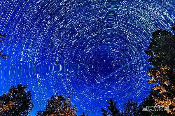 高清摄影 星轨与夜空的交响