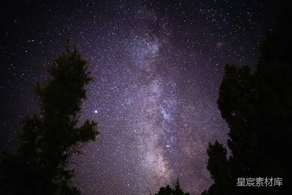 高清摄影 夜空下的银河