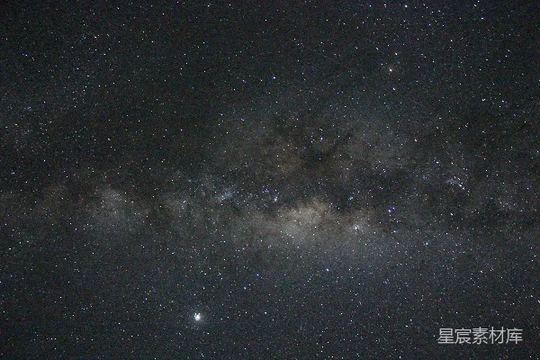 高清摄影 璀璨星河：银河系的壮观景象