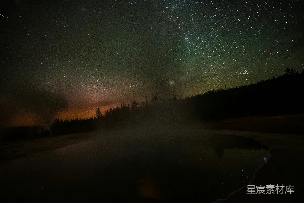 高清摄影 星空下的宁静湖畔