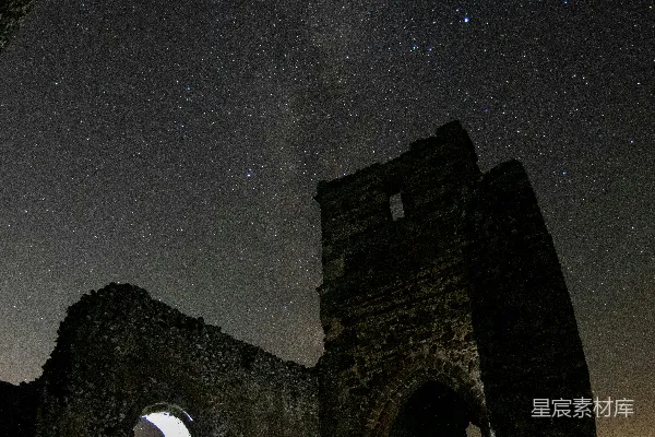 高清摄影 星空下的废墟