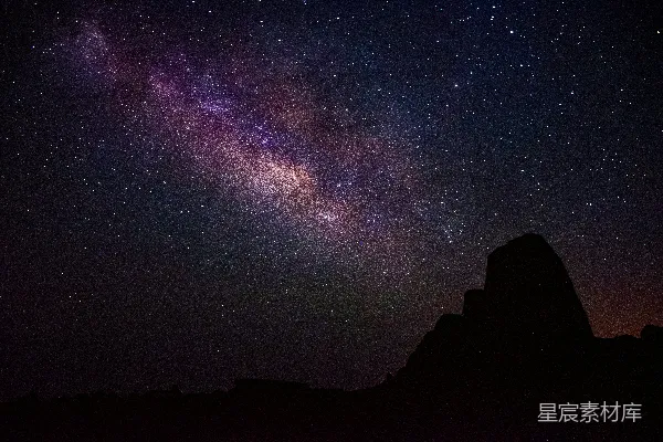 高清摄影 星空下的岩石剪影