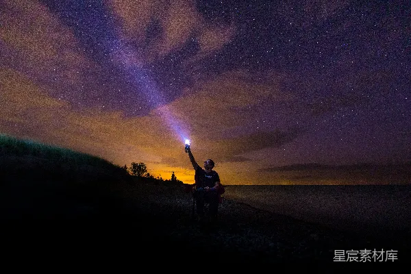 高清摄影 夜空下的星辉追逐
