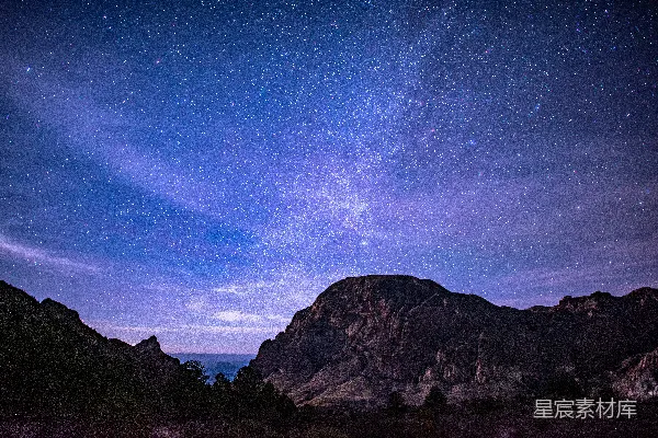 高清摄影 星空下的山峰