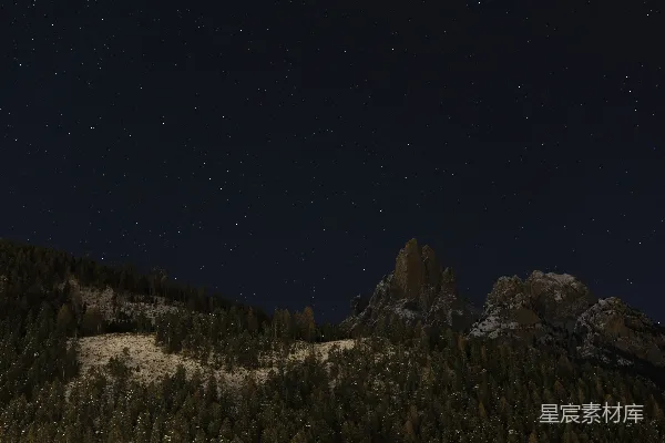 高清摄影 夜空下的山峰