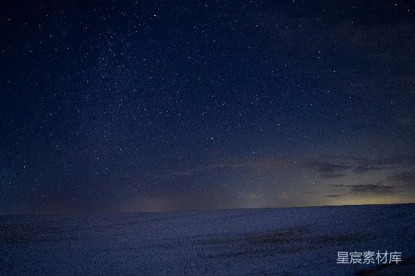 高清摄影 冬夜星空下的雪地