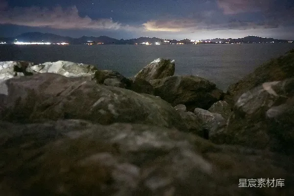 高清摄影 夜幕下的海边岩石