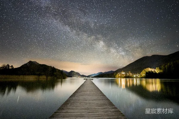 高清摄影 星河下的静谧码头