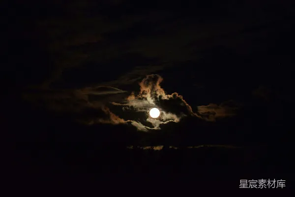 高清摄影 夜空中明亮的月亮