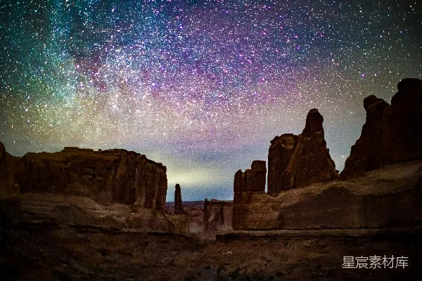 高清摄影 星空下的沙漠奇观