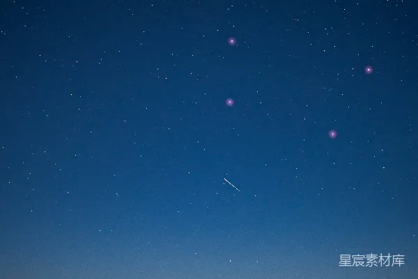 高清摄影 夜空中流星雨的壮丽景象
