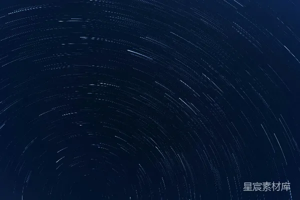 高清摄影 星空轨迹：银河旋转的神秘之美