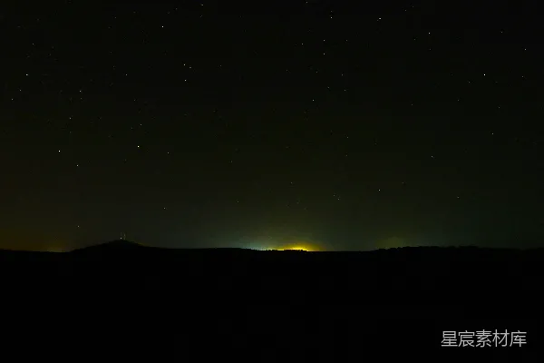 高清摄影 夜空下的山峦