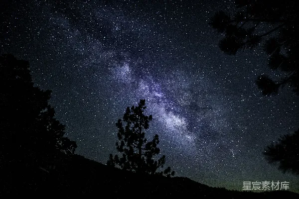 高清摄影 夜空下的银河