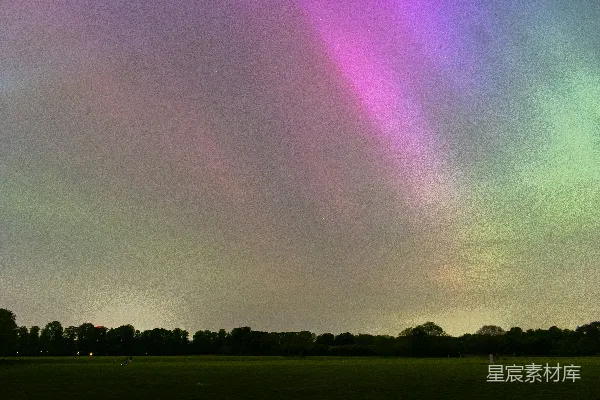 高清摄影 彩虹星空下的草地