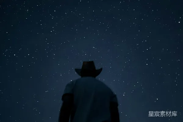 高清摄影 仰望星空的旅人