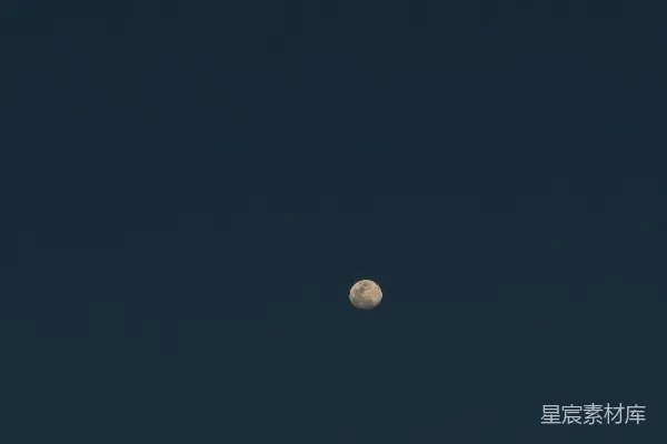 高清摄影 夜空中的月亮