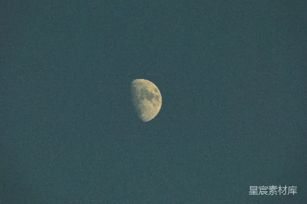 高清摄影 夜空中的弯月
