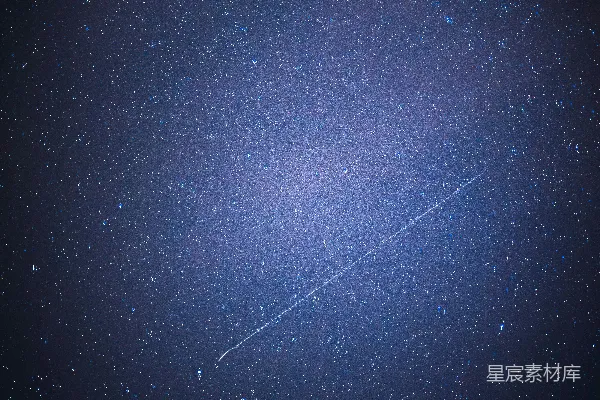 高清摄影 夜空中的流星