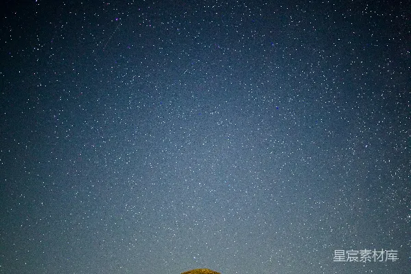 高清摄影 夜空下的山丘