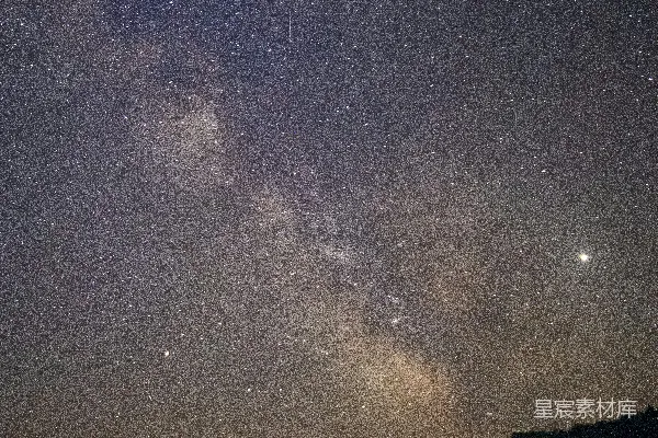 高清摄影 星空下的宁静湖畔