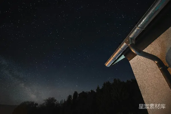 高清摄影 夜空下的星河与建筑
