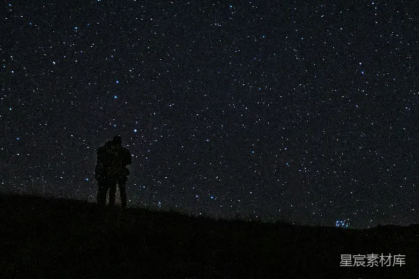 高清摄影 夜空下的恋人