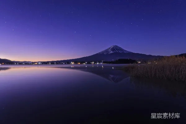 高清摄影 富士山下的宁静夜景
