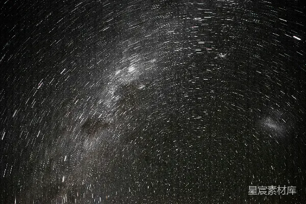 高清摄影 星轨之美：银河与夜空的梦幻