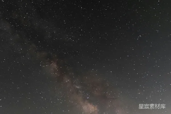 高清摄影 夜空中银河的壮丽景象
