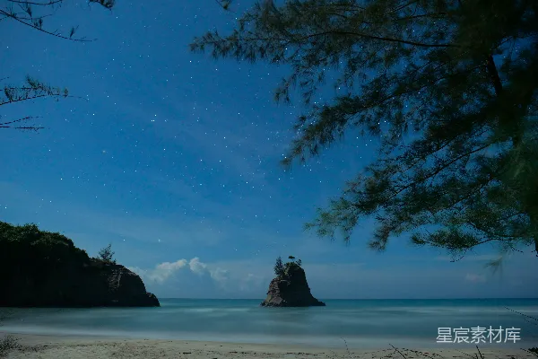 高清摄影 夜空下的神秘海滩