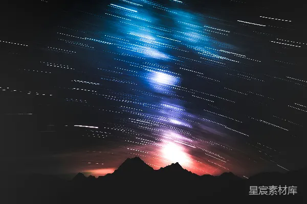 高清摄影 流星划过山巅的夜空