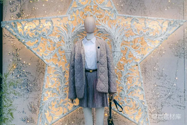 高清摄影 梦幻橱窗：星形装饰与时尚服装