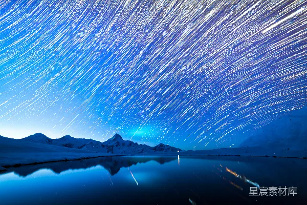 高清摄影 银河星轨下的雪山湖景