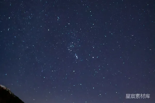 高清摄影 夜空下的雪山