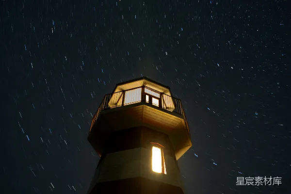 高清摄影 夜空中孤独的灯塔