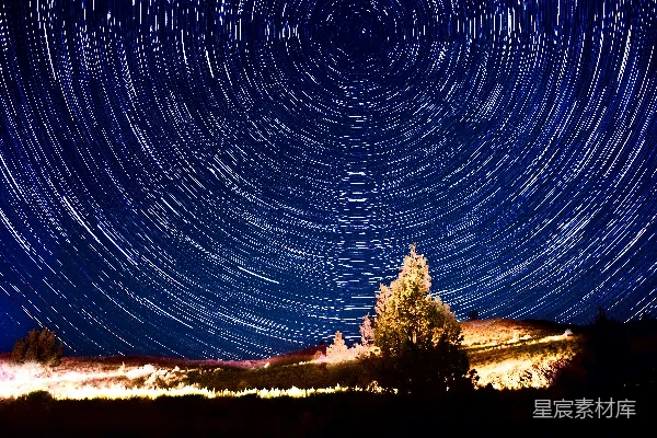 高清摄影 星轨下的静谧夜晚