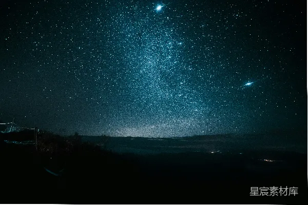 高清摄影 璀璨星空下的宁静夜晚