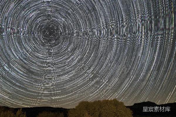 高清摄影 星轨下的夜空