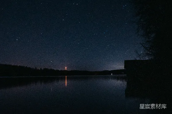高清摄影 宁静的夜湖星空