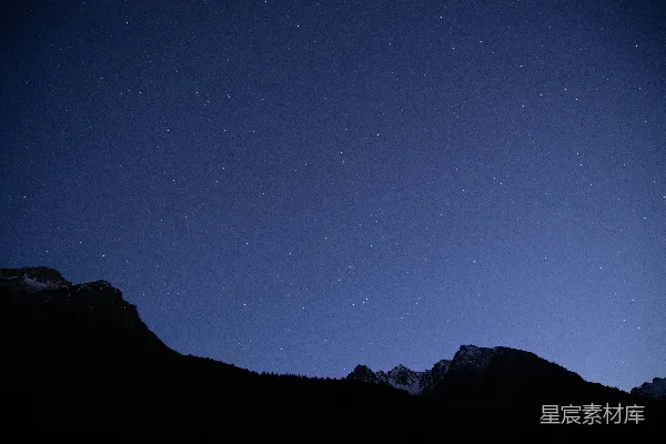 高清摄影 星河下的山影