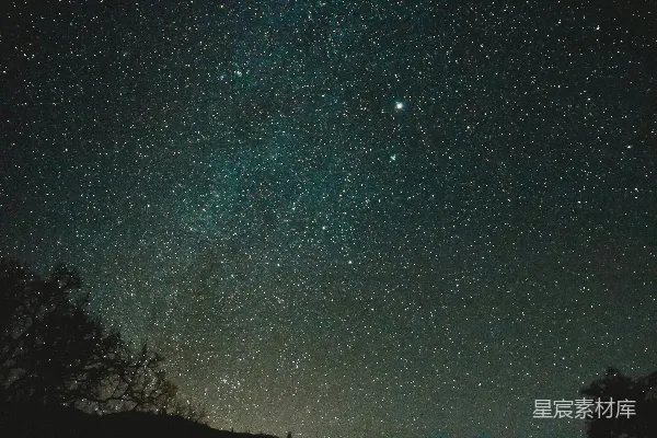 高清摄影 星空中闪烁的银河