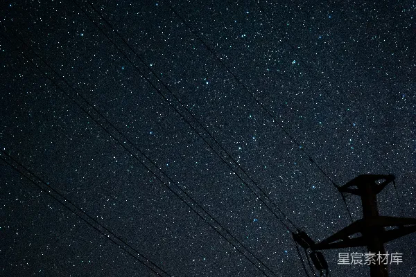 高清摄影 夜空下的电杆